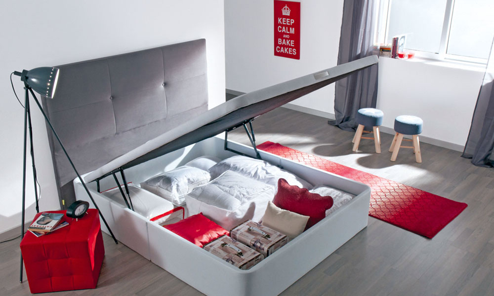 Ordena dormitorio moderno usando espacio de de tu cama